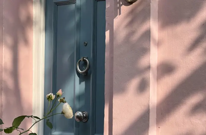 Exterior painting and decorating services based in Hull.
